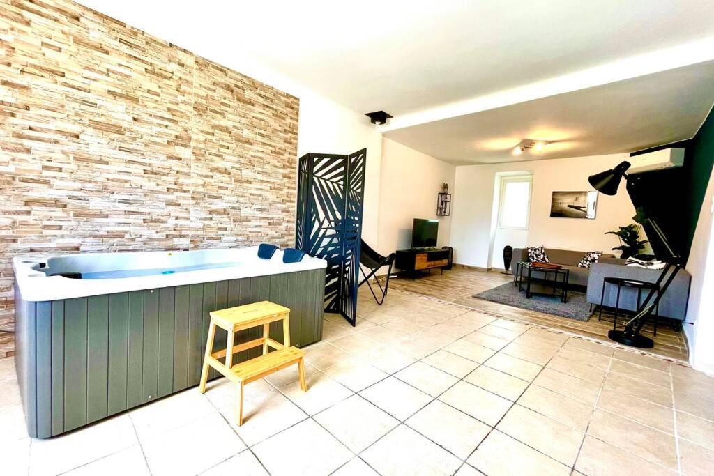 Art Spa Des Cevennes “ Jacuzzi ” Branoux-les-Taillades エクステリア 写真